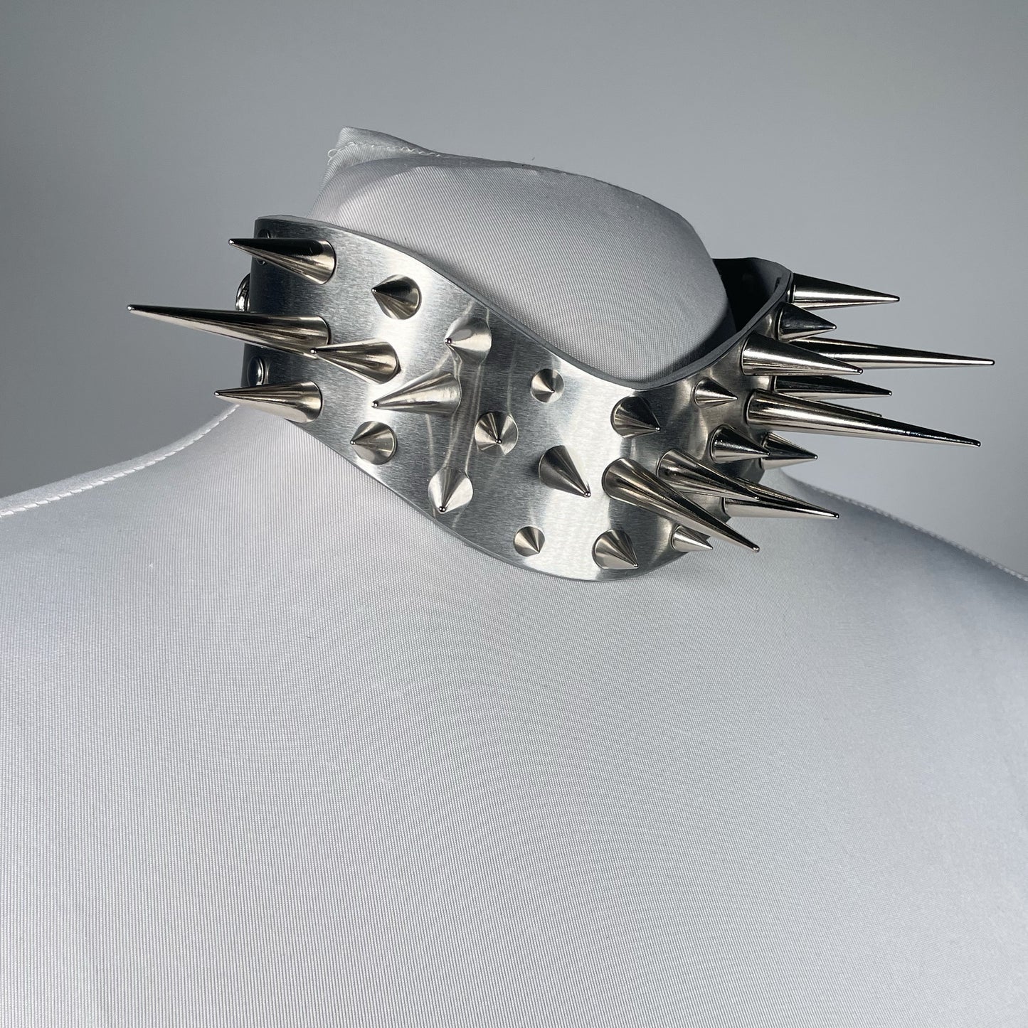 Thieves and Liars Collar