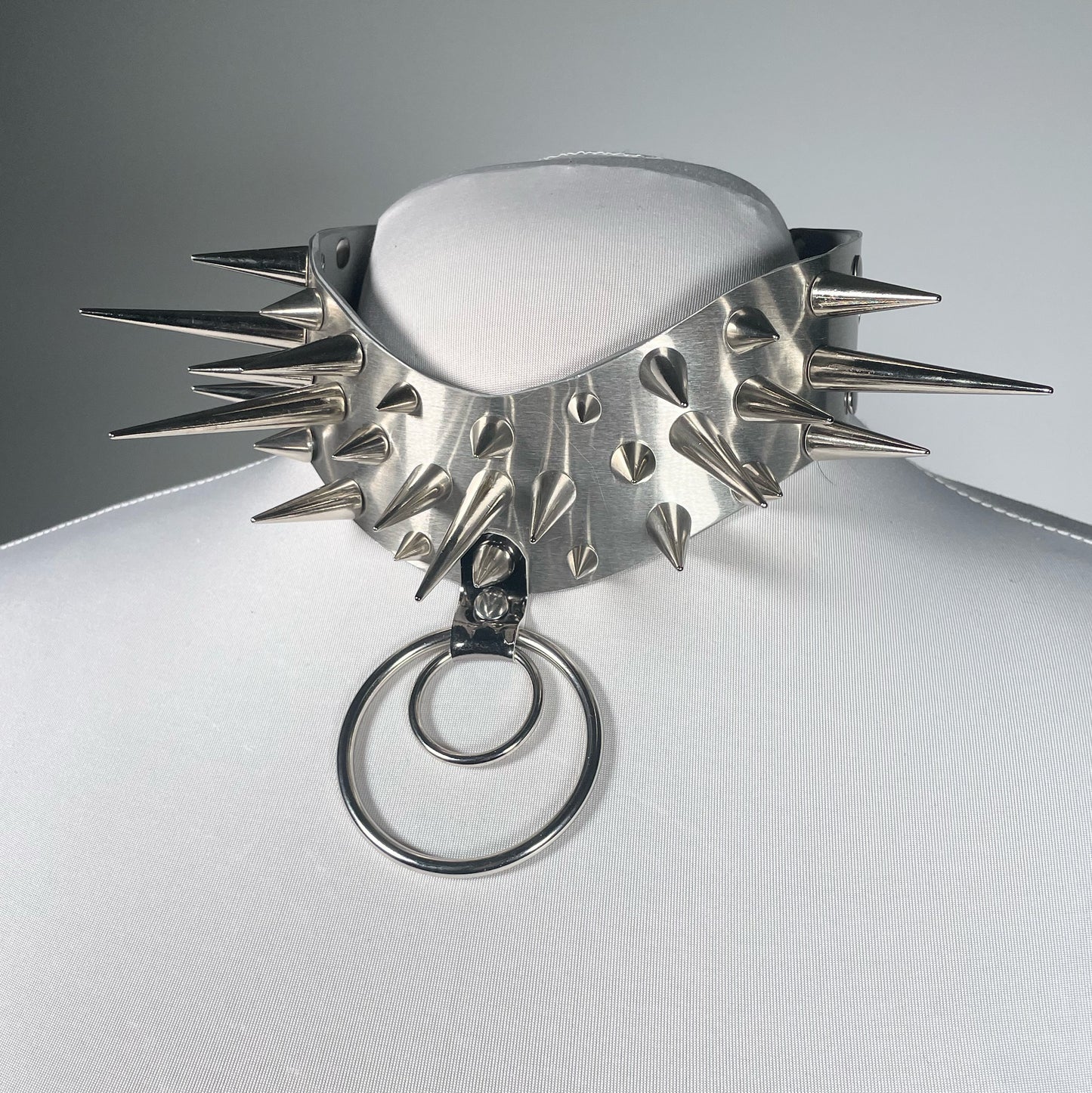 Thieves and Liars Collar