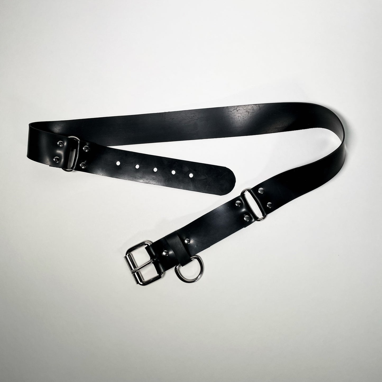 The Minimalist Rubber Belt