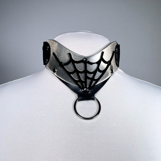 Spider's Love Bite Collar