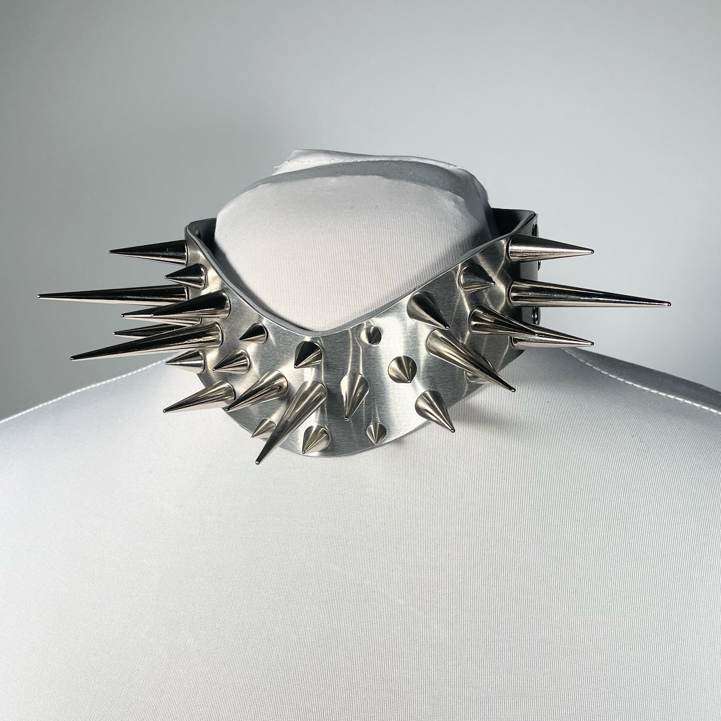 Thieves and Liars Collar