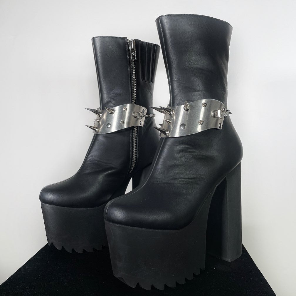 Revenge Ankle Cuff Set